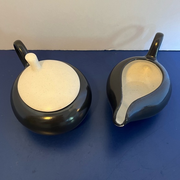 Vintage Metlox Poppytrail Covered Sugar and Creamer Set - Picture 2 of 7